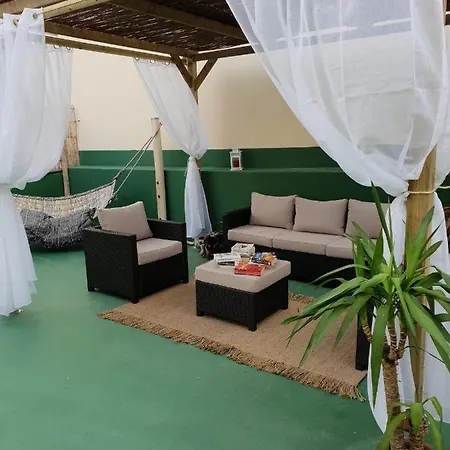 Cactus Host Las Palmas