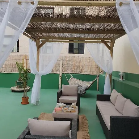 Cactus Host Albergue *